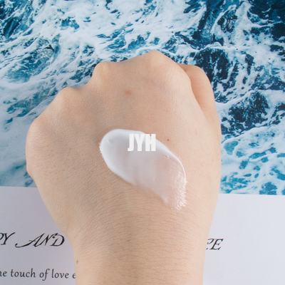 Arbutinの深い保湿の滑らかな顔のクリームを白くするODM Bodycareの化粧品
